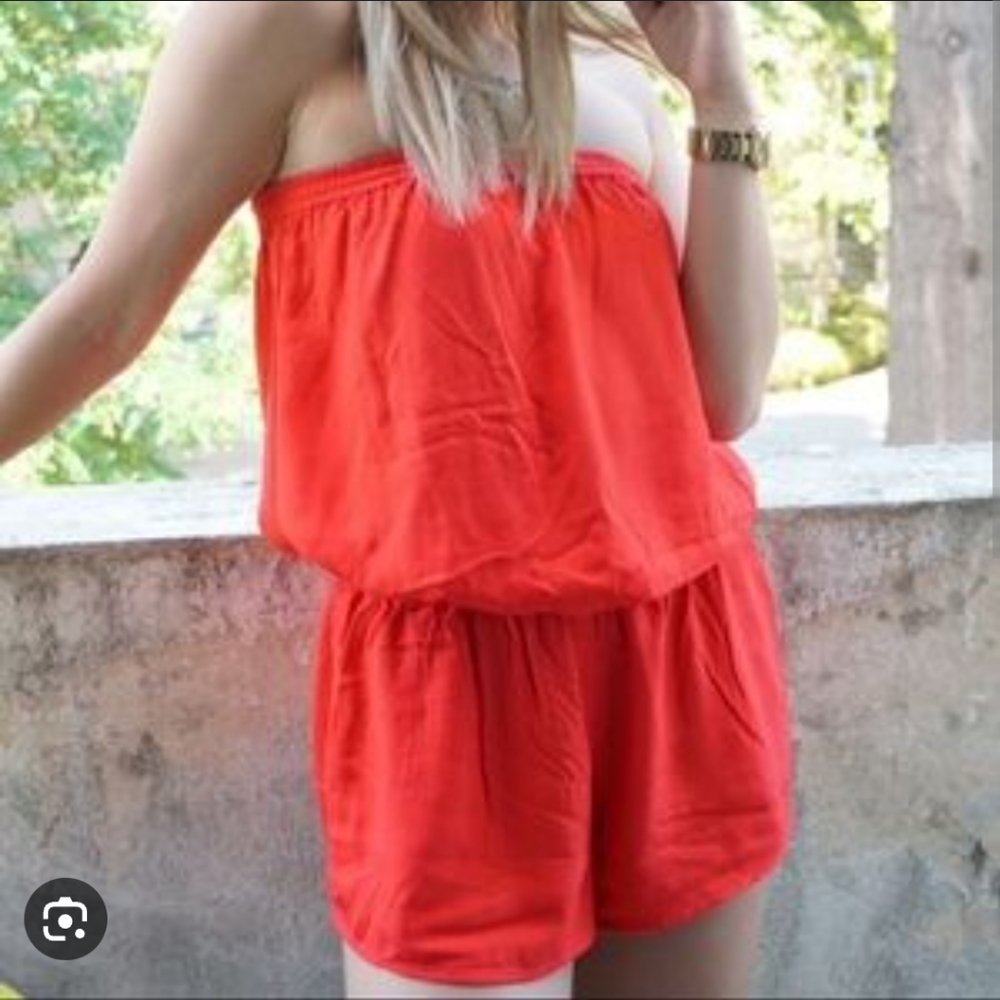 Talula strapless red romper size xs with pockets